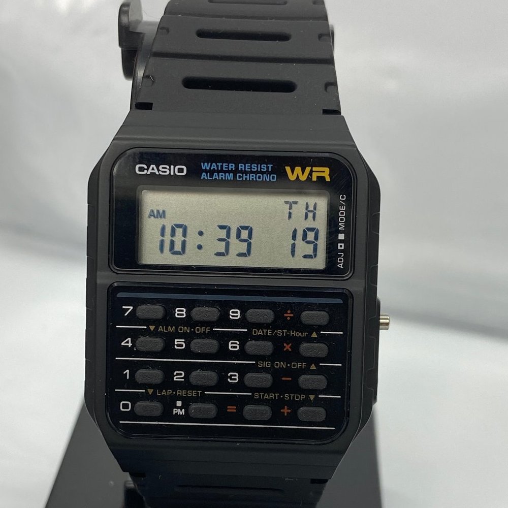 Calculator Casio Watch for Unisex Size  brand new